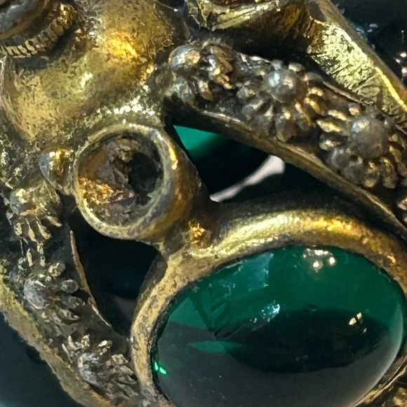 Vintage Gold and Green Pendant - Picture 8 of 14